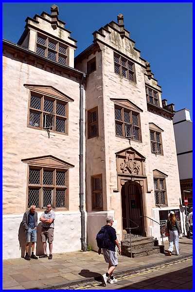 Plas Mawr